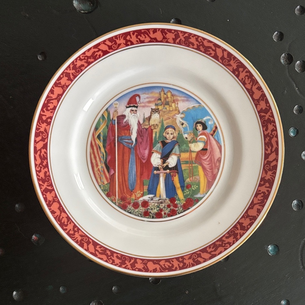 Franklin Mint - The Tales of Enchantment Collection “The Story of King Arthur”